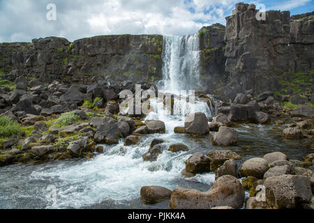 Island, Golden Circle, Thingvellir, Öxarárfoss, Wasserfall, Sonnenschein Stockfoto