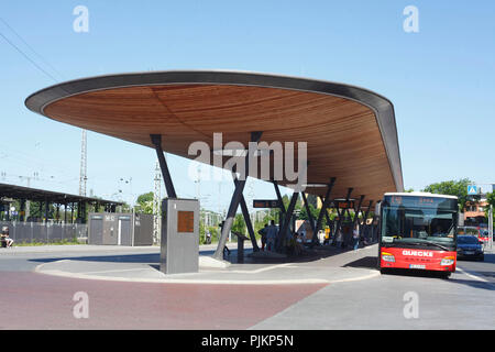 Busbahnhof am Bahnhof, Unna, Ruhrgebiet, Westfalen, Nordrhein-Westfalen, Deutschland, Europa Stockfoto