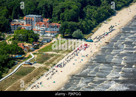 Ostseebad Zinnowitz, rote Liegestühle am Strand, Insel Usedom, Ückeritz, Ostsee, Mecklenburg-Vorpommern, Deutschland Stockfoto