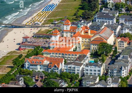 Kurhaus, Ostseebad Binz, Küste, Strand, Stühle, Binz, Ostsee, Mecklenburg-Vorpommern, Vorpommern, Mecklenburg-Vorpommern, Deutschland Stockfoto