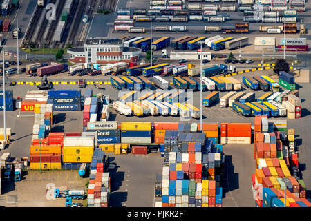 Container im Duisburger Hafen Duisport, Logistik, LKW-Anhänger, Duisburg, Ruhrgebiet, Nordrhein-Westfalen, Deutschland Stockfoto