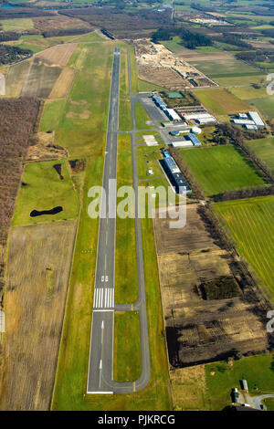 Flugplatz Dinslaken Schwarze Heide, Flugplatz, General Aviation, Segelflugplatz, Flugplatz Firma Verkehrslandeplatz Schwarze Heide mbH, Kirchhellen, Bottrop, Ruhrgebiet, Nordrhein-Westfalen, Deutschland Stockfoto