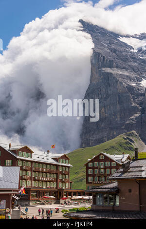 Passhöhe Kleine Scheidegg vor Eiger mit Eiger Nordwand, in der Nähe von Grindelwald, Berner Oberland, Kanton Bern, Schweiz Stockfoto