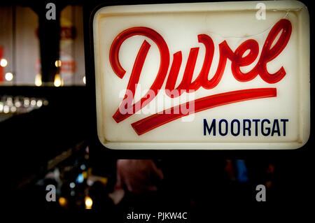 Ambiente Impressionen von der Duvel Moortgat Brauerei "Depot" Pub (Belgien, 30/09/2010) Stockfoto