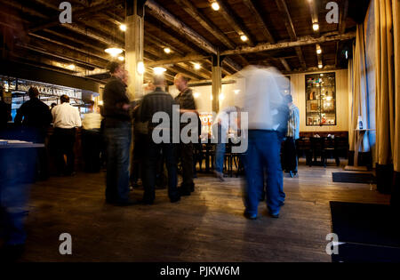 Ambiente Impressionen von der Duvel Moortgat Brauerei "Depot" Pub (Belgien, 30/09/2010) Stockfoto