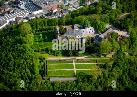 Schloss Hohenlimburg, die einzige mittelalterliche Burg auf einem Hügel in Westfalen, Hohenlimburg, Hagen, Ruhrgebiet, Nordrhein-Westfalen, Deutschland. Stockfoto