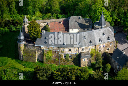 Schloss Hohenlimburg, die einzige mittelalterliche Burg auf einem Hügel in Westfalen, Hohenlimburg, Hagen, Ruhrgebiet, Nordrhein-Westfalen, Deutschland. Stockfoto