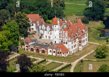 Schloss Basedow, Basedow, Mecklenburgische Seenplatte, Mecklenburgische Schweiz, Mecklenburg-Vorpommern, Deutschland Stockfoto