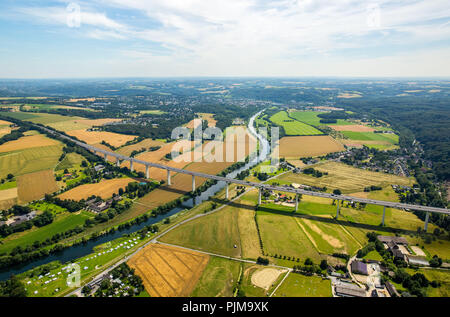 Ruhrgebiet, Ruhrgebiet, Ruhrgebiet Überschwemmungsgebiete auf der Ruhr Mintarder Brücke, Autobahn A52, Campingplätze, Campingplatz, Mülheim an der Ruhr, Ruhrgebiet, Nordrhein-Westfalen, Deutschland Stockfoto