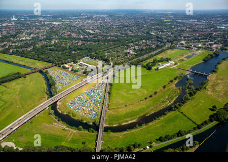 Ruhr Reggae Summer Mülheim natürliche Strandbad am Ruhrstadion, Campingplatz, Außenpool, Mülheim, Ruhrgebiet, Nordrhein-Westfalen, Deutschland Stockfoto