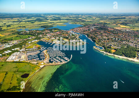 Neustädter Segelverein eV (rechts), Marina Neustadt Holstein (links), Segelboote, Marina an der Wiek, Neustadt in Holstein, Bucht von Lübeck, Hansestadt, Schleswig-Holstein, Deutschland Stockfoto