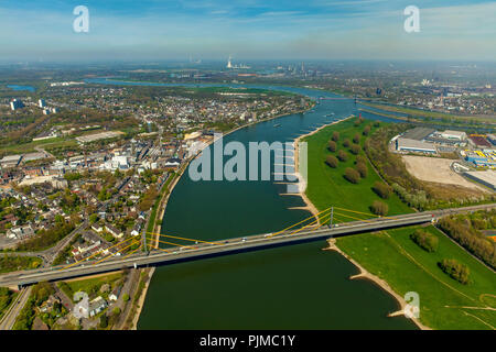 Autobahn, Brücke, Rhein, A40 Rheinbrücke in der Nähe von Homberg, Duisburg, Ruhrgebiet, Duisburg-West, Nordrhein-Westfalen, Deutschland Stockfoto