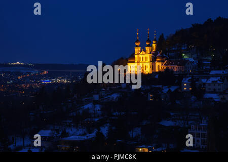 Nacht Panorama der Stadt Würzburg mit Blick auf das käppele von Festung Marienberg, Unterfranken, Franken, Bayern, Deutschland Stockfoto