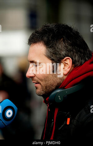 Direktor Hans Herbots auf dem Satz der Het Goddelijke Monster fernsehen Serie, basierend auf dem Buch von Tom Lanoye (Belgien, 20/02/2010) Stockfoto