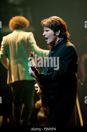 John Fogerty in der Nacht der Proms Konzert in Antwerpen (Belgien, 28/10/2010) Stockfoto