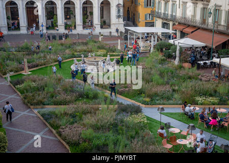 Bergamo Italien am 7. September 2018: die Altstadt von Bergamo in einem Hochhaus Stadt in einem botanischen Garten für die Meister der Landschaft verwandelt Stockfoto