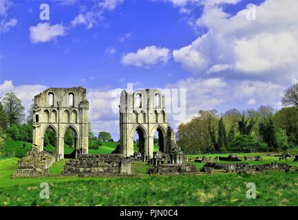 Anzeigen von Roche Abbey, in der Nähe von Rotherham in South Yorkshire Stockfoto