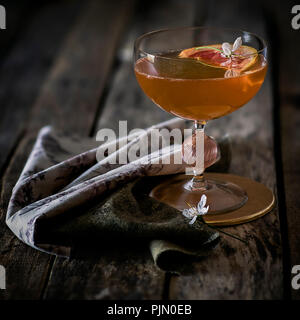 Bridgetown Daiquiri cocktail rum basiert auf rustikalen Holztisch Stockfoto