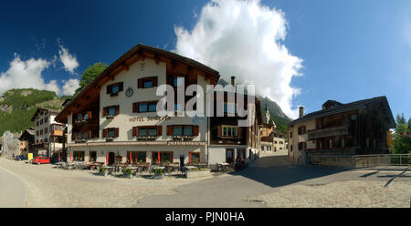 Swiss Alpine Dorf Splügen in Graubünden (Graubünden) Stockfoto
