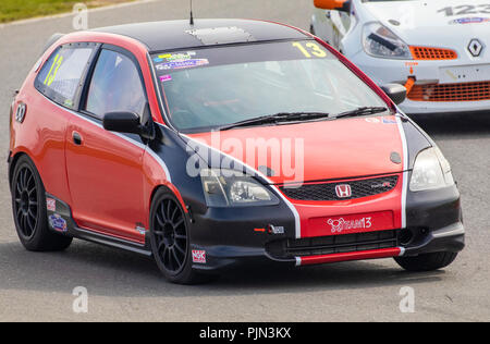 2005 Honda Civic Type R, Klasse A, mit Fahrer Ray Copeman während der cscc Tin Tops Rennen in Snetterton, Norfolk, Großbritannien. Stockfoto