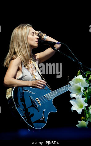 Bermudian singer-songwriter Heather Nova im Konzert an den dritten Tag des Suikerrock Festival in Tienen (Belgien, 30/07/2011) Stockfoto