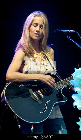 Bermudian singer-songwriter Heather Nova im Konzert an den dritten Tag des Suikerrock Festival in Tienen (Belgien, 30/07/2011) Stockfoto