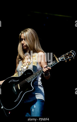 Bermudian singer-songwriter Heather Nova im Konzert an den dritten Tag des Suikerrock Festival in Tienen (Belgien, 30/07/2011) Stockfoto