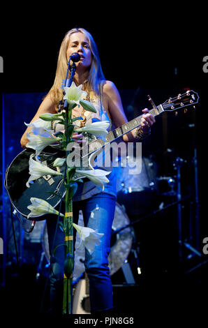 Bermudian singer-songwriter Heather Nova im Konzert an den dritten Tag des Suikerrock Festival in Tienen (Belgien, 30/07/2011) Stockfoto