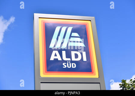 Haar, Deutschland. 08 Sep, 2018. ALDI Süd, Lebenswithtel Discounter, Zeichen, Logos, Firmenzeichen, Öffnungszeiten | Verwendung der weltweiten Kredit: dpa/Alamy leben Nachrichten Stockfoto