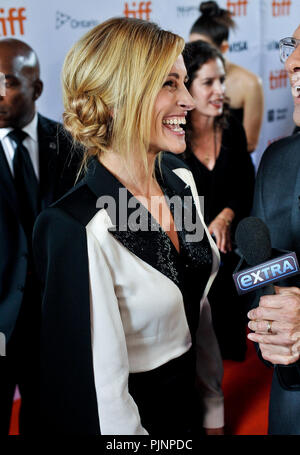 Toronto, Ontario, USA. 8. Sep 2018. 07. September 2018 - Toronto, Ontario, Kanada - Julia Roberts. 'Homecoming'' Premiere - 2018 Toronto International Film Festival gehalten an der Ryerson Theater. Photo Credit: Brent Perniac/AdMedia. Credit: Brent Perniac/AdMedia/ZUMA Draht/Alamy leben Nachrichten Stockfoto