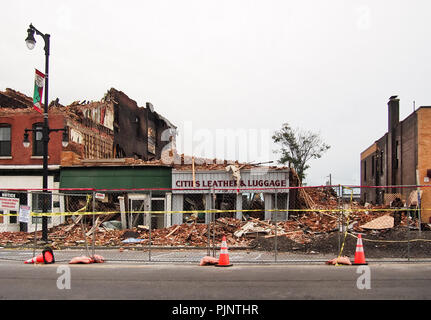 In Syracuse, New York, USA. September 8, 2018. Der Block 700 der Norden Salina Straße in Syracuse, New York, wo vier Gebäude durch Feuer zerstört wurden am Mittwoch, 29. August 2018. Keine Verletzungen berichtet und das Feuer wird geglaubt, versehentliche Gutschrift zu haben: Debra Hirse/Alamy leben Nachrichten Stockfoto