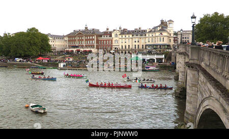 London, Großbritannien. 08 Sep, 2018. Das große Rennen in London 2018 als Konkurrenten pass Richmond Waterfront ca. 2 km vor dem Ziel am Schinken Credit: Peter Phipp/Travelshots.com/Alamy leben Nachrichten Stockfoto