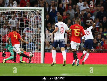 Wembley Stadion, London, UK. 8. Sep 2018. UEFA Nationen Liga Fußball, England und Spanien; Marcus Rashford von England erzielt sein Seiten 1. Ziel in der zehnten Minute es 1-0 zu bilden Credit: Aktion plus Sport/Alamy leben Nachrichten Stockfoto