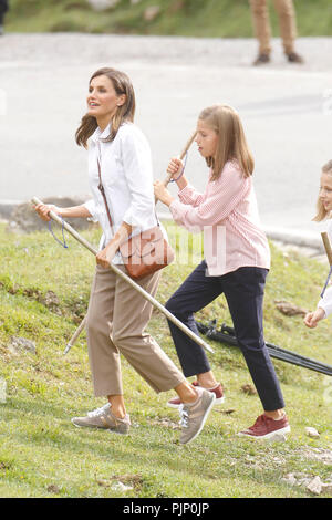 Covadonga, Spanien. 08 Sep, 2018. König Felipe VI. von Spanien, der Königin Letizia von Spanien, Krone Prinzessin Leonor, Prinzessin Sofia nehmen an der 100. Jahrestag der Gründung des Nationalpark von Covadonga's Mountain und die Prinzessin von Asturien Sicht öffnen bei Lagos de Covadonga am 8. September 2018 in Cangas de Onis, Spanien. Credit: Jimmy Olsen/Medien Punch *** Keine Spanien***/Alamy leben Nachrichten Stockfoto