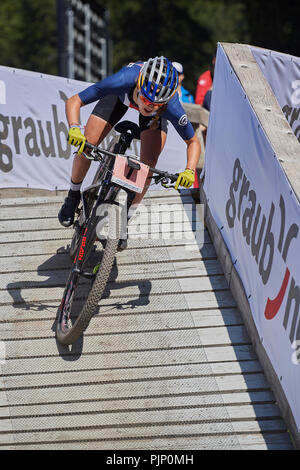 Lenzerheide, Schweiz. 8. September 2018. Kate Courtney während der UCI Mountainbike Weltmeisterschaften 2018 Frauen Elite Cross Country Olympic XCO in Lenzerheide. Credit: Rolf Simeon/Alamy leben Nachrichten Stockfoto