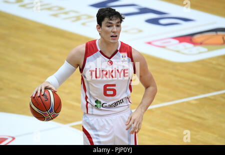 Hamburg, Deutschland. 08 Sep, 2018. Basketball, Supercup, Tschechische Republik vs Türkei, Finale: der Türkei Cedi Osman in Aktion. Credit: Daniel Reinhardt/dpa/Alamy leben Nachrichten Stockfoto