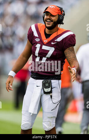 Virginia Tech Hokies Quarterback Josh Jackson (17) während der NCAA College Football Spiel zwischen William & Mary und Virginia Tech am Samstag, den 8. September 2018: Lane Stadium in Blacksburg, Virginia. Jakob Kupferman/CSM Stockfoto