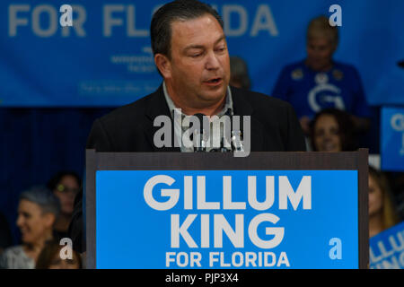 Orlando, USA, 8. September, 2018. Jeremy Ring, der demokratische Kandidat für Florida, Chief Financial Officer, führt seinen Plan an Kick-off-Rallye. Credit: Bob Katz/Alamy leben Nachrichten Stockfoto