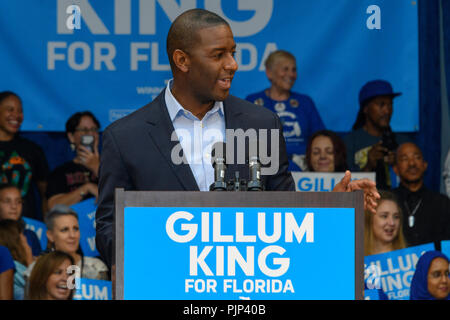 Orlando, USA, 8. September, 2018. Andrew Gillum, der demokratische Kandidat für Florida Gouverneur, präsentiert eine progressive Agenda an Kick-off-Rallye. Credit: Bob Katz/Alamy leben Nachrichten Stockfoto