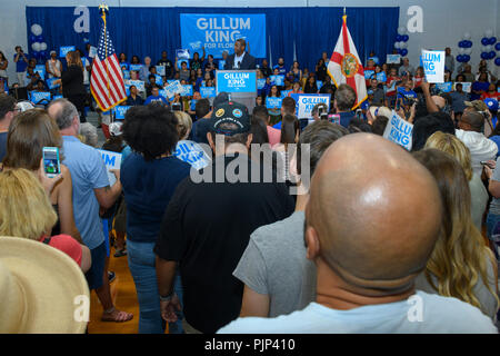 Orlando, USA, 8. September, 2018. Andrew Gillum, der demokratische Kandidat für Florida Gouverneur, präsentiert eine progressive Agenda an Kick-off-Rallye. Credit: Bob Katz/Alamy leben Nachrichten Stockfoto