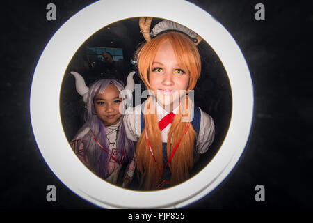 Ein ringblitz für Cosplayer während der SMASH gesehen! Übereinkommen (Sydney Manga und Anime Show) am 19. August 2017 in Sydney, Australien. SMASH ist der größte Pop Culture Convention in Australien, an Künstler und Kulturschaffende in der Kreativwirtschaft, die sich auf Comics, Spiele, Spielzeug, Filmen und Animationen. (Foto von Hugh Peterswald). Stockfoto