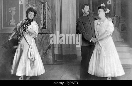 Paar tanzen Walzer, Frau spielen Geige, 1910 s, Deutschland Stockfoto