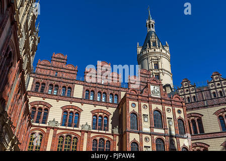 Terrakotta Fassaden im Innenhof des Schweriner Schloss, Schwerin, Mecklenburg-Vorpommern, Deutschland Stockfoto