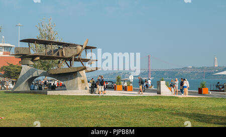 Lissabon, Portugal - Sept. 7 2018: Denkmal für die erste Antenne Überquerung des Südatlantik wurde von der Portugiesischen naval aviators Gago Coutinho gemacht Stockfoto