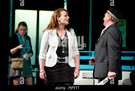 Theater Company Toneel De Wijngaard spielen 'Martino' von Arne Sierens, unter der Regie von Jan Vanderlinden (Belgien, 27/03/2014) Stockfoto