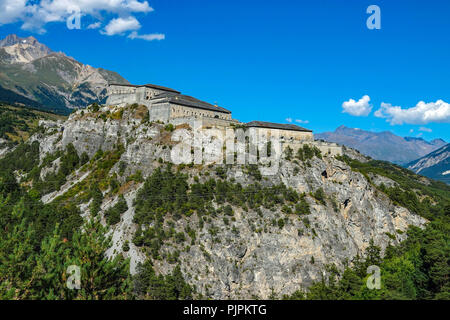 Victor-Emmanuel Fort auf einem Felsgrat über Modane, Frankreich Stockfoto