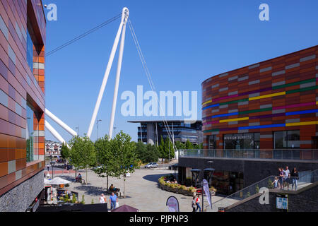 Brüder Walk Shopping Center und City Steg und Fluss Usk Newport Gwent Wales Stockfoto