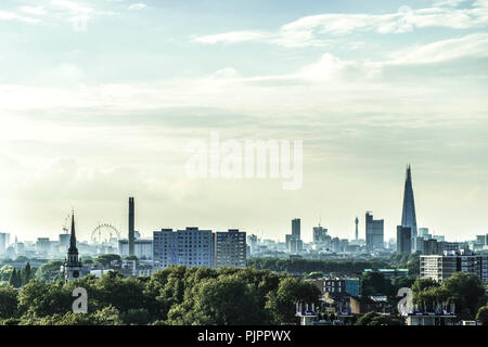Hazy London Skyline von Greenwich Park Stockfoto