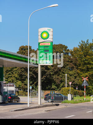 Zürich, Schweiz - 5 Oktober, 2017: BP Tankstelle am Mythenquai Straße in der Stadt Zürich. BP Plc (ehemals British Petroleum Company p Stockfoto