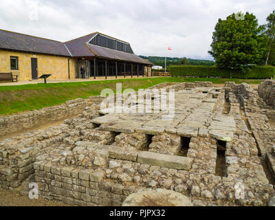 Historische Stätte mit einer Römischen Getreidespeicher und eine Ausstellung in der Nähe von Hadrian's Wall im Corbridge Northumberland, Großbritannien Stockfoto